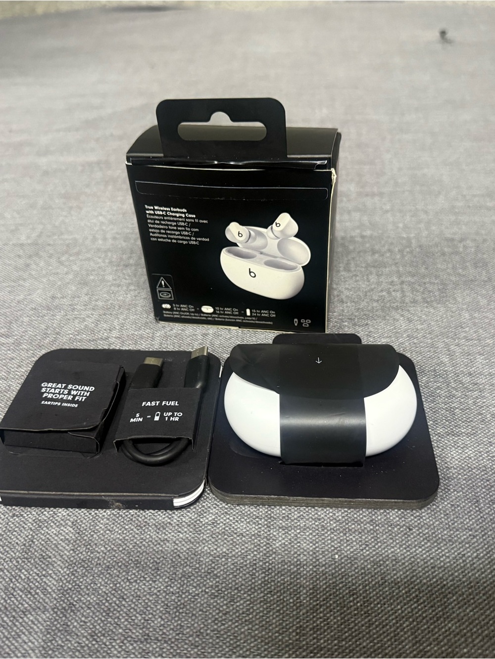 Beats White True Wireless Earbuds with Charging Case, open box-new
